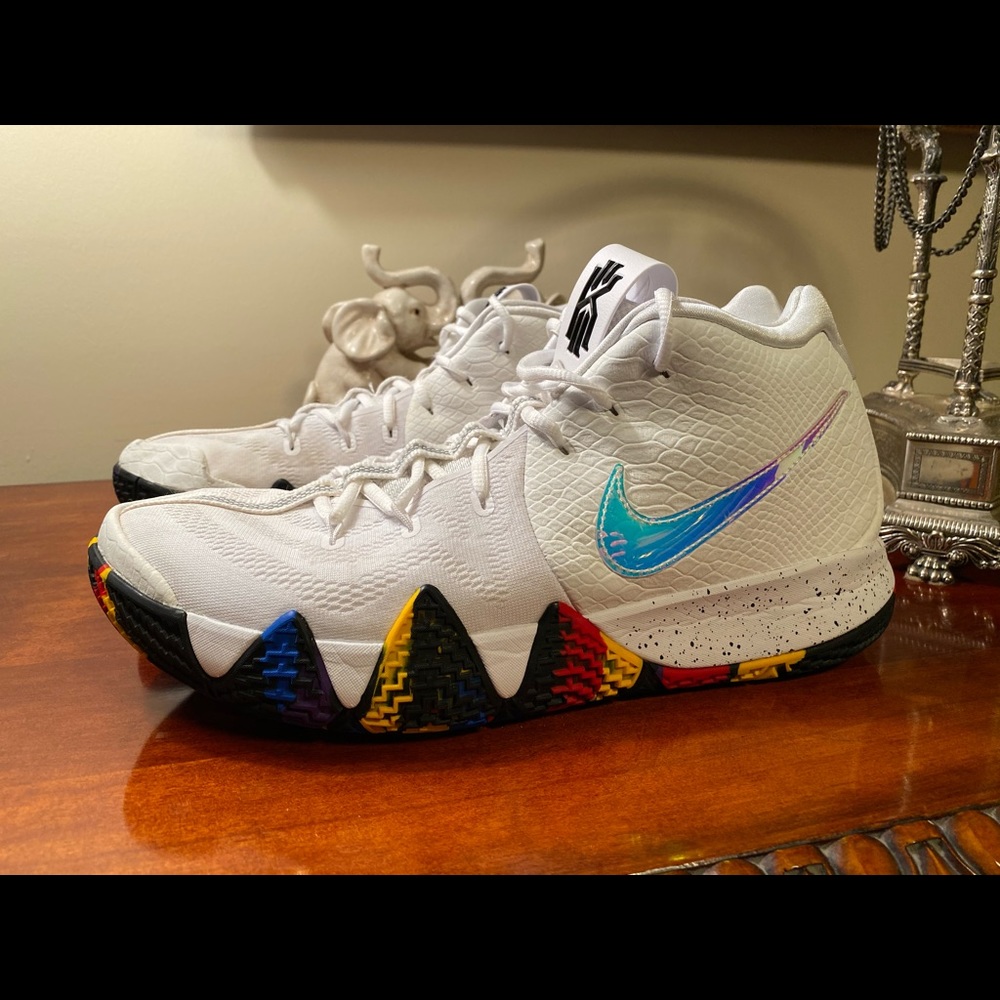 Men’s Nike Iridescent Swoosh Size 12 Sneakers - Picture 5 of 8